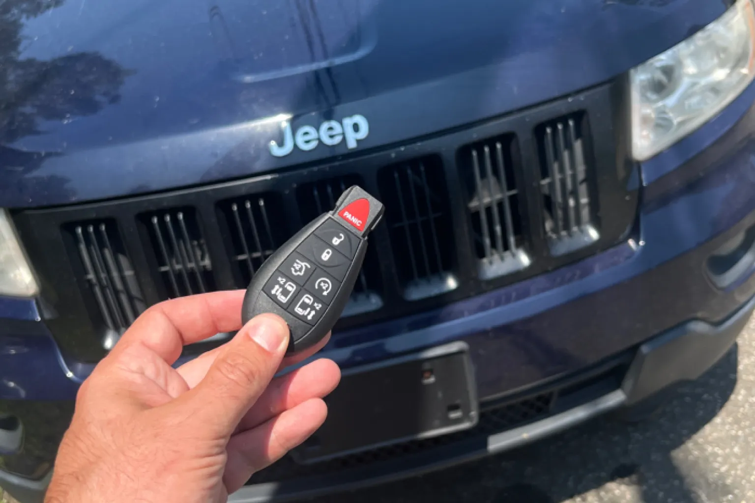 Automotive locksmith service